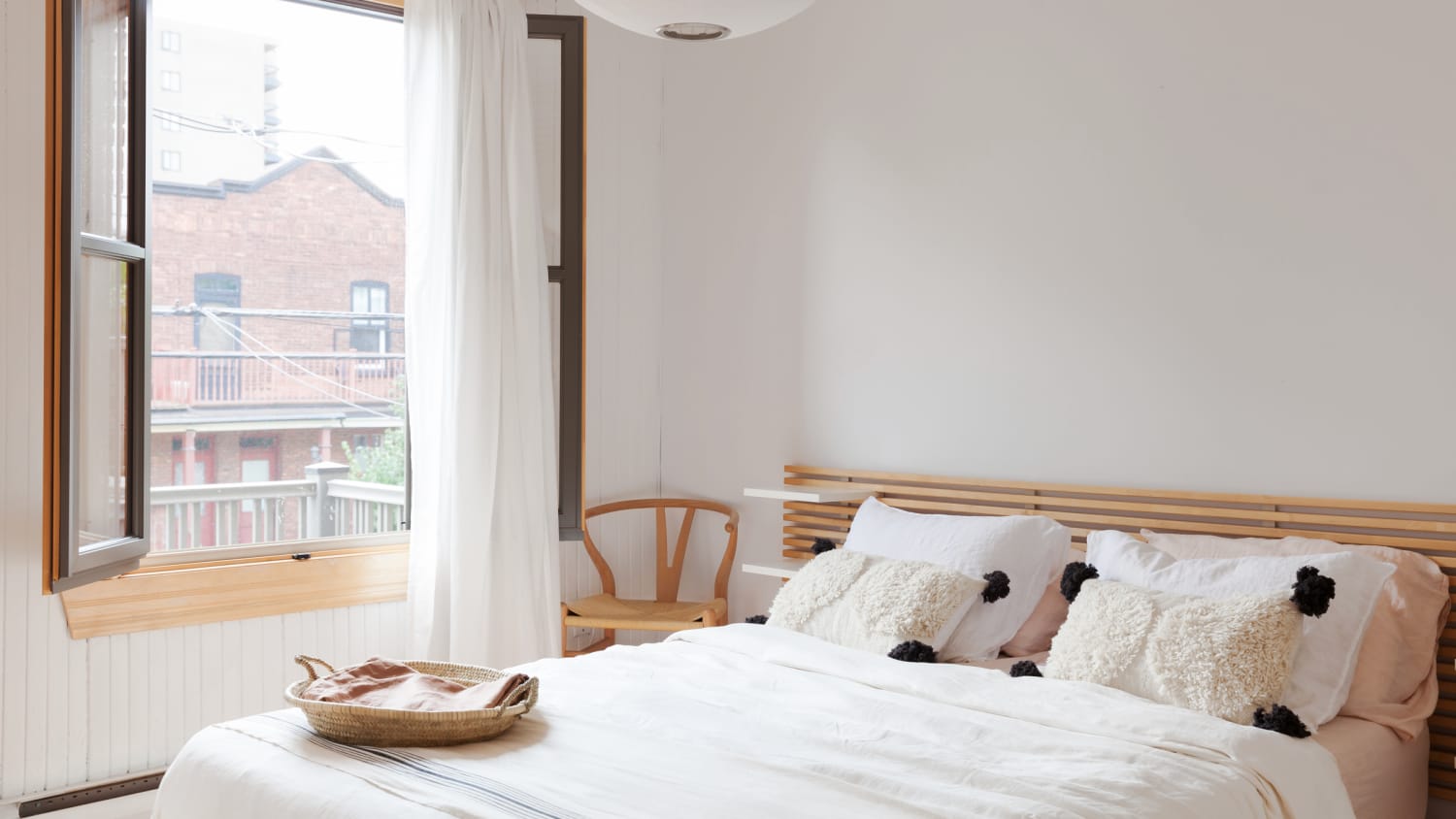 Ivation EZ Bed Is a Self Inflating Air Mattress with Legs Apartment Therapy
